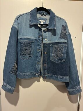 Forever 21 Two-Tone Blue Embroidered Denim Jacket